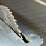 How to Cut Metal with a Table Saw ?